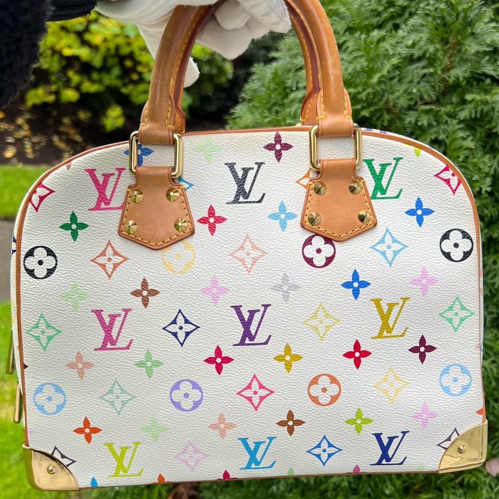 âSOLDâLouis Vuitton multicolor Trouville in white - Picture 3 of 15